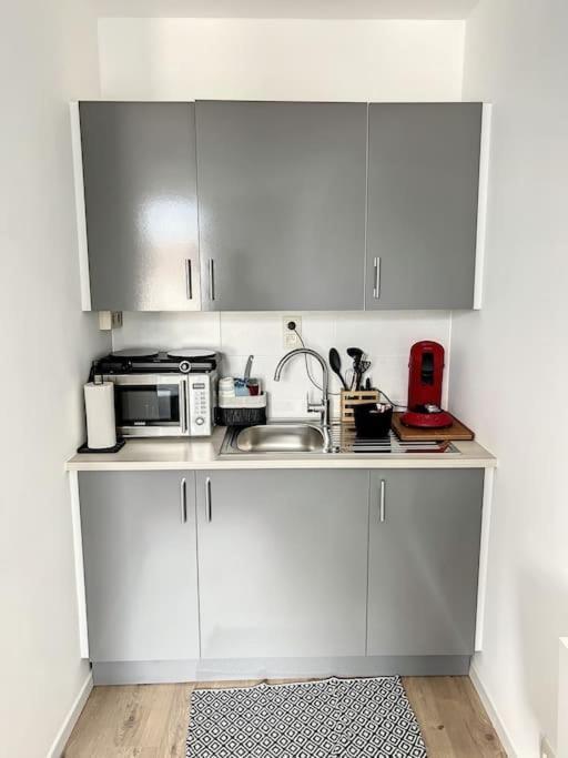 Station 173 D Bruxelles-Charleroi-Airport Apartment Екстериор снимка